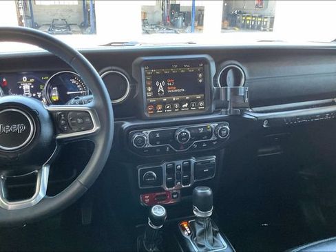 Used 2023 Jeep Wrangler Unlimited Rubicon 4xe w/ Safety Group AWD/4WD image 5