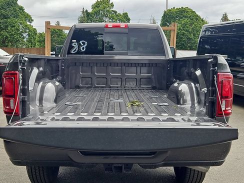 New 2026 RAM 2500 Laramie AWD/4WD image 10