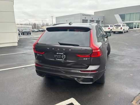 Certified 2025 Volvo XC60 B5 Plus image 4