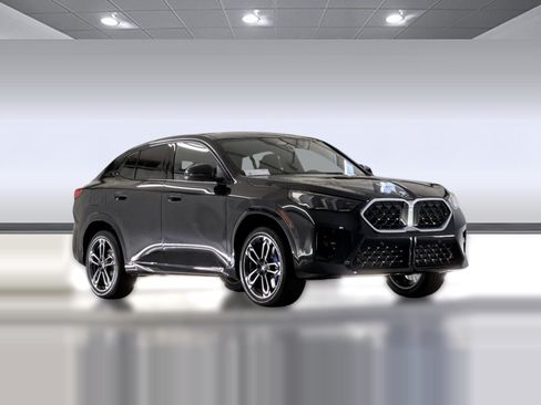 New 2026 BMW X2 xDrive28i w/ Technology Package AWD/4WD image 7