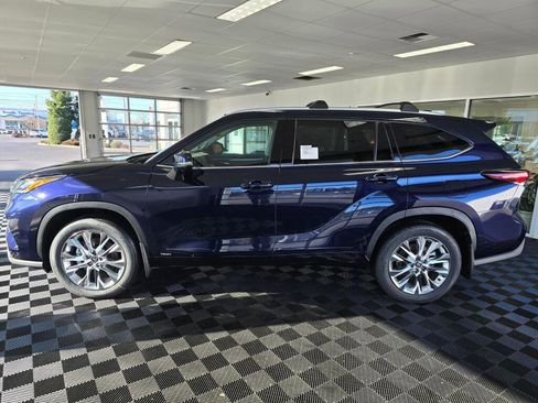 New 2026 Toyota Highlander Limited image 6