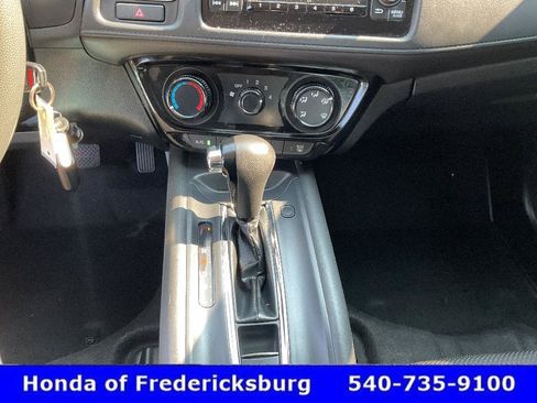 Certified 2019 Honda HR-V LX image 37