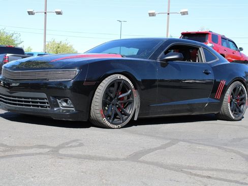 Used 2014 Chevrolet Camaro SS w/ SS Performance Package RWD image 3