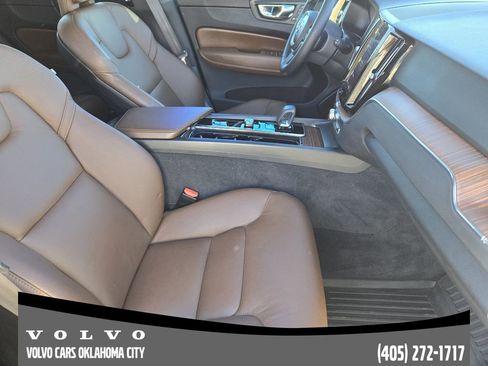Certified 2023 Volvo XC60 B5 Plus w/ Climate Package image 13