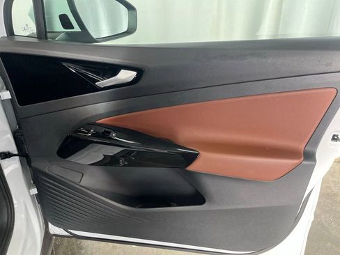 Used 2021 Volkswagen ID.4 Pro S w/ Gradient Package image 11