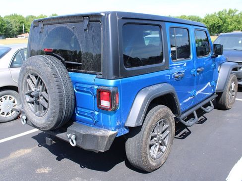 Used 2024 Jeep Wrangler Unlimited Sport AWD/4WD image 5