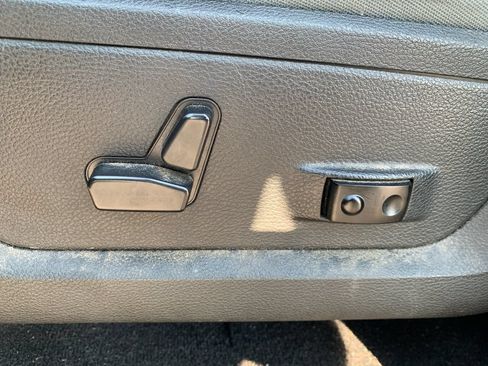 Used 2019 RAM 1500 Classic SLT w/ SLT Plus D←cor Group AWD/4WD image 18