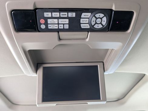 Used 2017 Honda Pilot Touring image 27