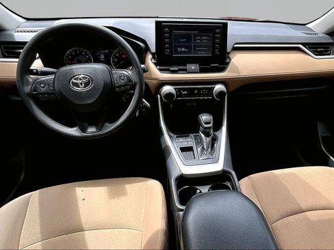 Used 2019 Toyota RAV4 LE FWD image 16