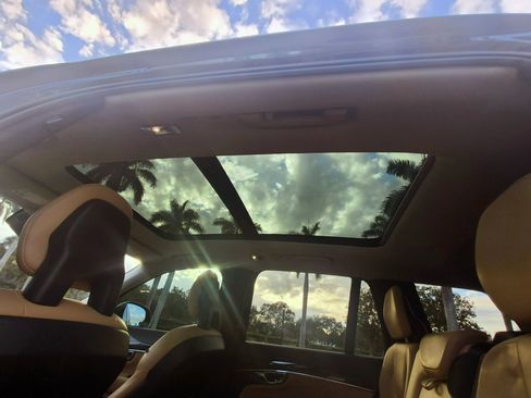 Used 2016 Volvo XC90 T6 Momentum image 25