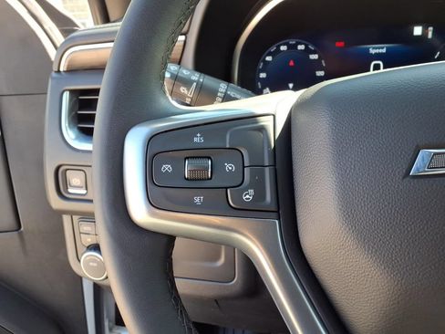 Used 2022 Chevrolet Tahoe Z71 w/ Luxury Package AWD/4WD image 32