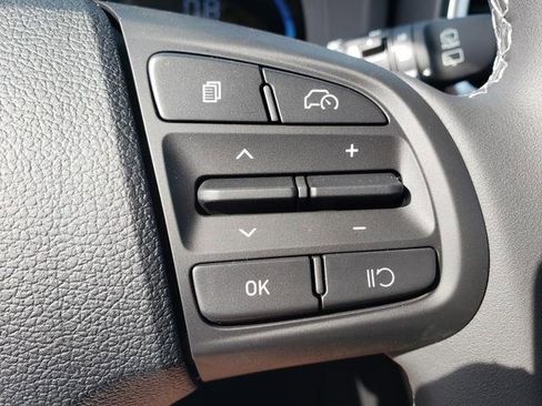 New 2025 Hyundai Venue SEL image 18