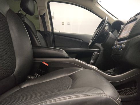 Used 2020 Dodge Journey Crossroad FWD image 21