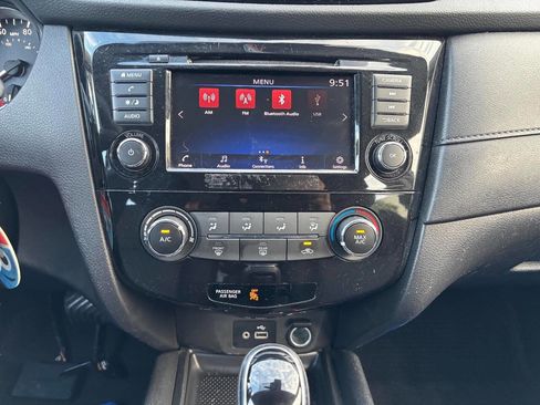 Used 2020 Nissan Rogue S AWD/4WD image 22