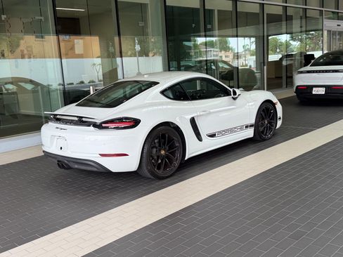Certified 2024 Porsche 718 Cayman RWD image 9