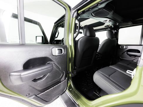 Used 2022 Jeep Wrangler Unlimited Sport image 16