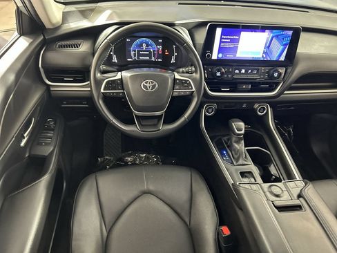 Used 2025 Toyota Grand Highlander AWD image 22
