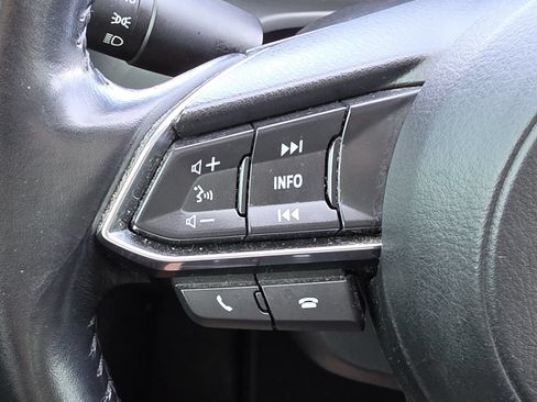 Used 2018 MAZDA MAZDA3 Touring FWD image 17