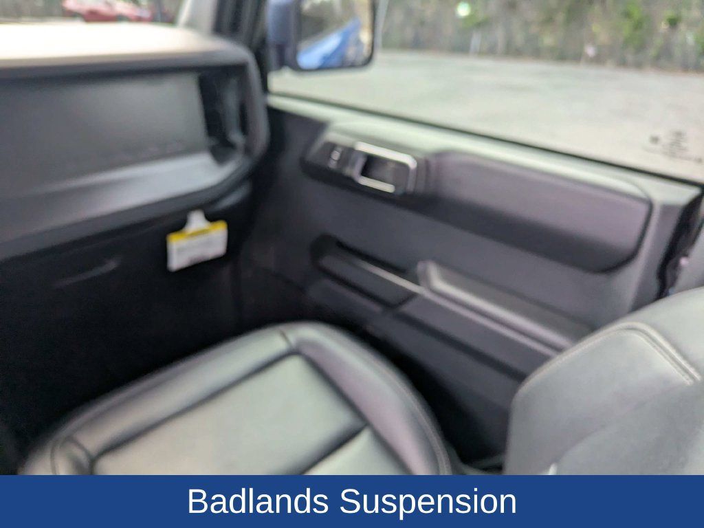 Used 2025 Ford Bronco Badlands AWD/4WD image 17