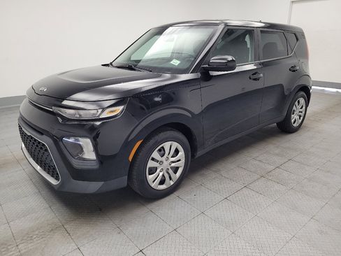 Used 2020 Kia Soul LX FWD image 2