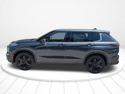 New 2026 Mitsubishi Outlander LE FWD image 7
