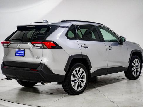 Used 2022 Toyota RAV4 XLE Premium AWD/4WD image 12