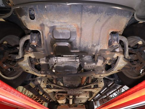 Used 2011 Nissan Frontier SL image 38