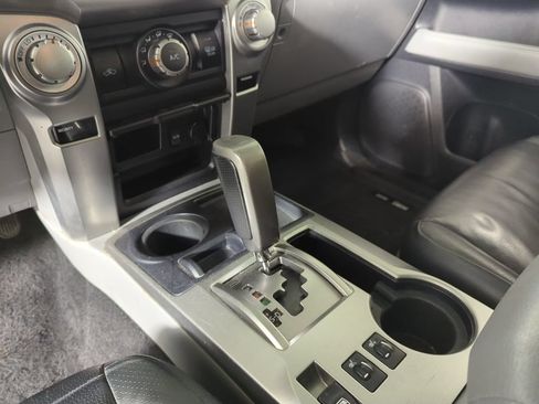 Used 2011 Toyota 4Runner SR5 w/ Premium Pkg w/Leather RWD image 18