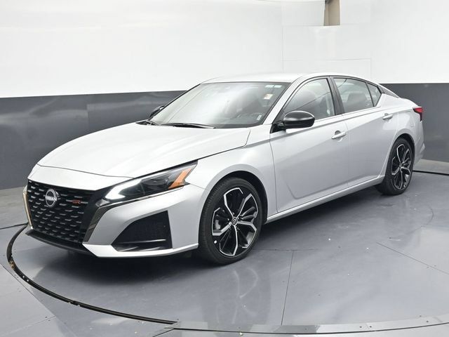Used 2025 Nissan Altima 2.5 SR FWD image 1