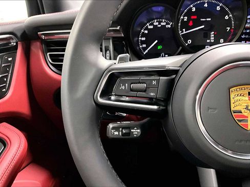 New 2026 Porsche Macan image 19