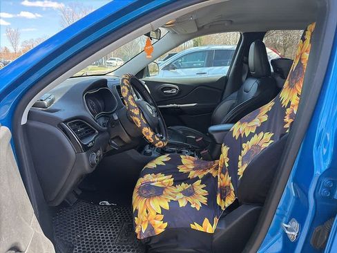 Used 2020 Jeep Cherokee Latitude Plus image 17