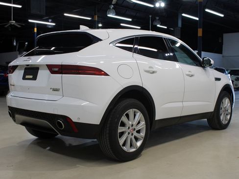Used 2018 Jaguar E-PACE S image 3