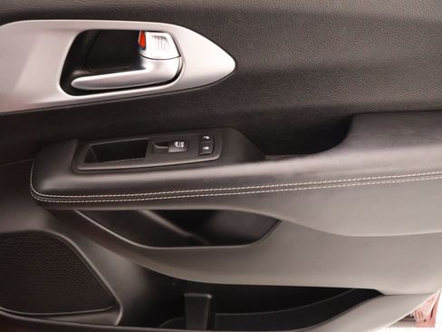 Used 2018 Chrysler Pacifica Limited w/ Advanced Safetytec Group image 20