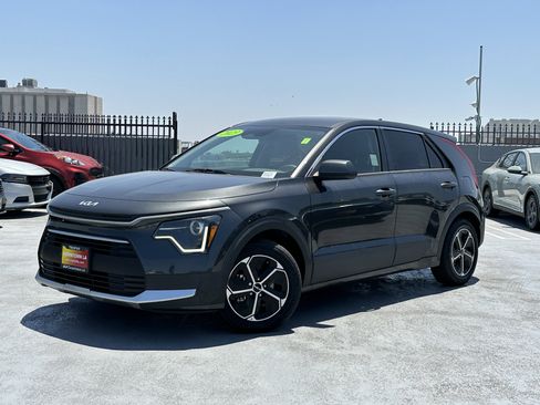 Certified 2023 Kia Niro LX FWD image 2