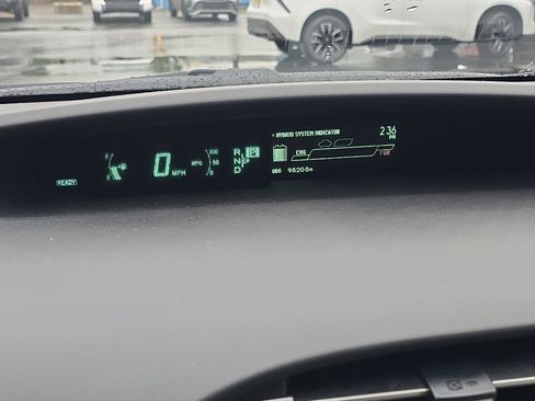 Used 2014 Toyota Prius Five image 26