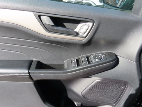 Used 2022 Ford Escape SE w/ Convenience Package image 22