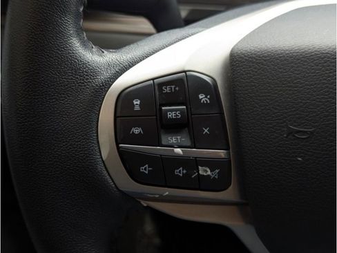 Used 2021 Ford Explorer Limited image 15