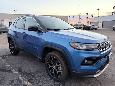 Used 2024 Jeep Compass Limited AWD/4WD image 4