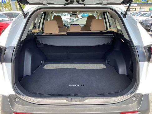 Used 2025 Toyota RAV4 LE AWD/4WD image 23