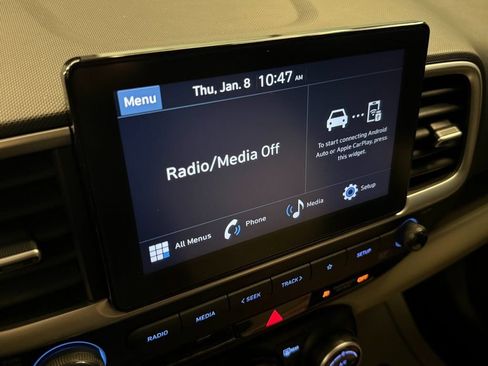 Used 2023 Hyundai Venue SEL image 11