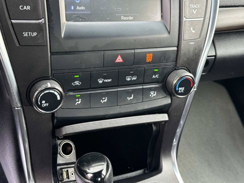 Used 2016 Toyota Camry LE FWD image 7