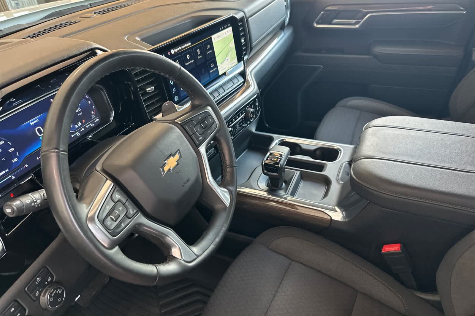 Used 2025 Chevrolet Silverado 1500 LT AWD/4WD image 9