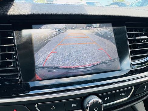 Used 2018 Buick Regal Preferred w/ Driver Confidence Package #1 AWD/4WD image 21