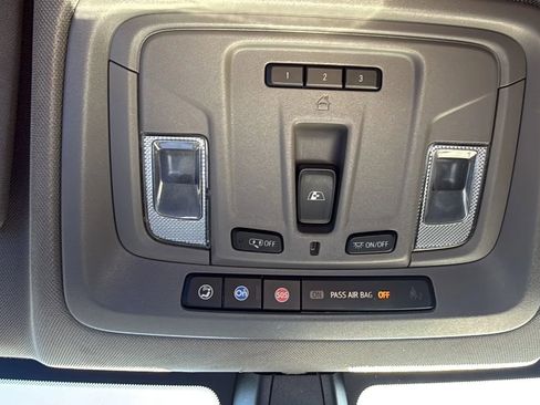 Used 2019 Chevrolet Silverado 1500 LT w/ Texas Edition image 17