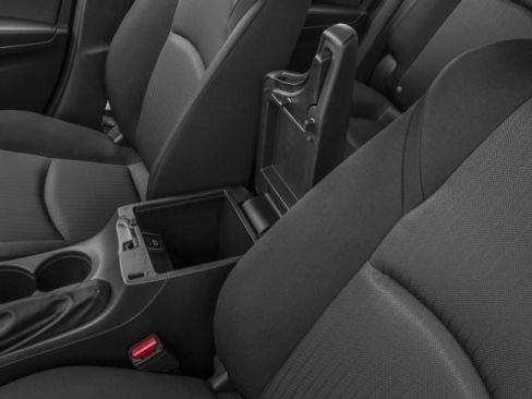 Used 2016 MAZDA MAZDA3 i Sport image 18