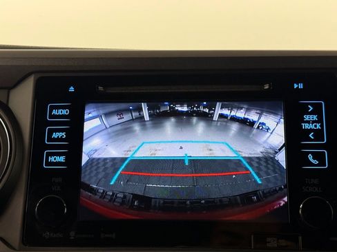 Used 2019 Toyota Tacoma TRD Sport w/ Technology Package image 30