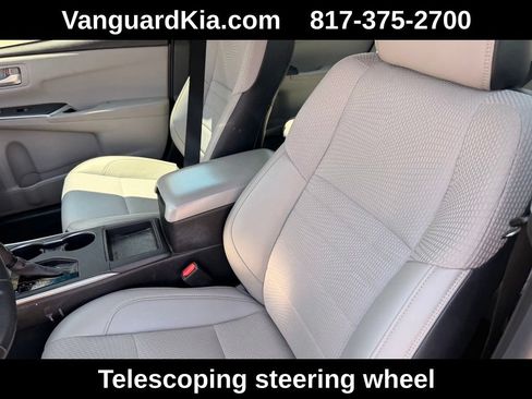 Used 2016 Toyota Camry SE FWD image 13