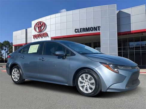 Certified 2022 Toyota Corolla LE image 1
