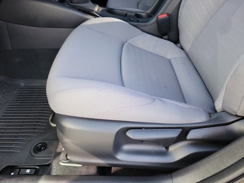 Used 2026 Toyota Corolla SE image 6