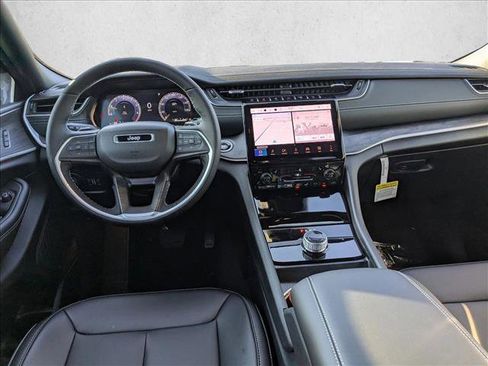 New 2025 Jeep Grand Cherokee Limited w/ Black Appearance Package image 16